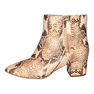 Cole Haan Eva Snake‎ Print Embossed Leather Booties
Double Zipper
Size 9